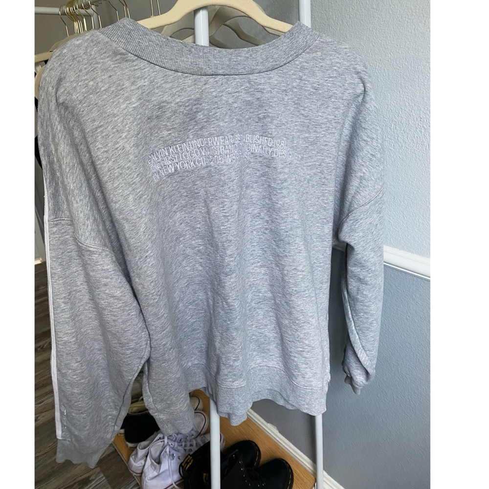 CALVIN KLEIN vintage crewneck